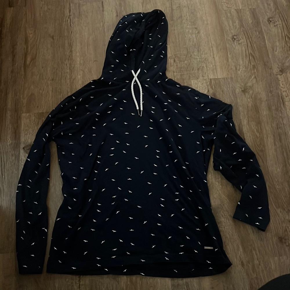 Men’s pullover hooded shirt
